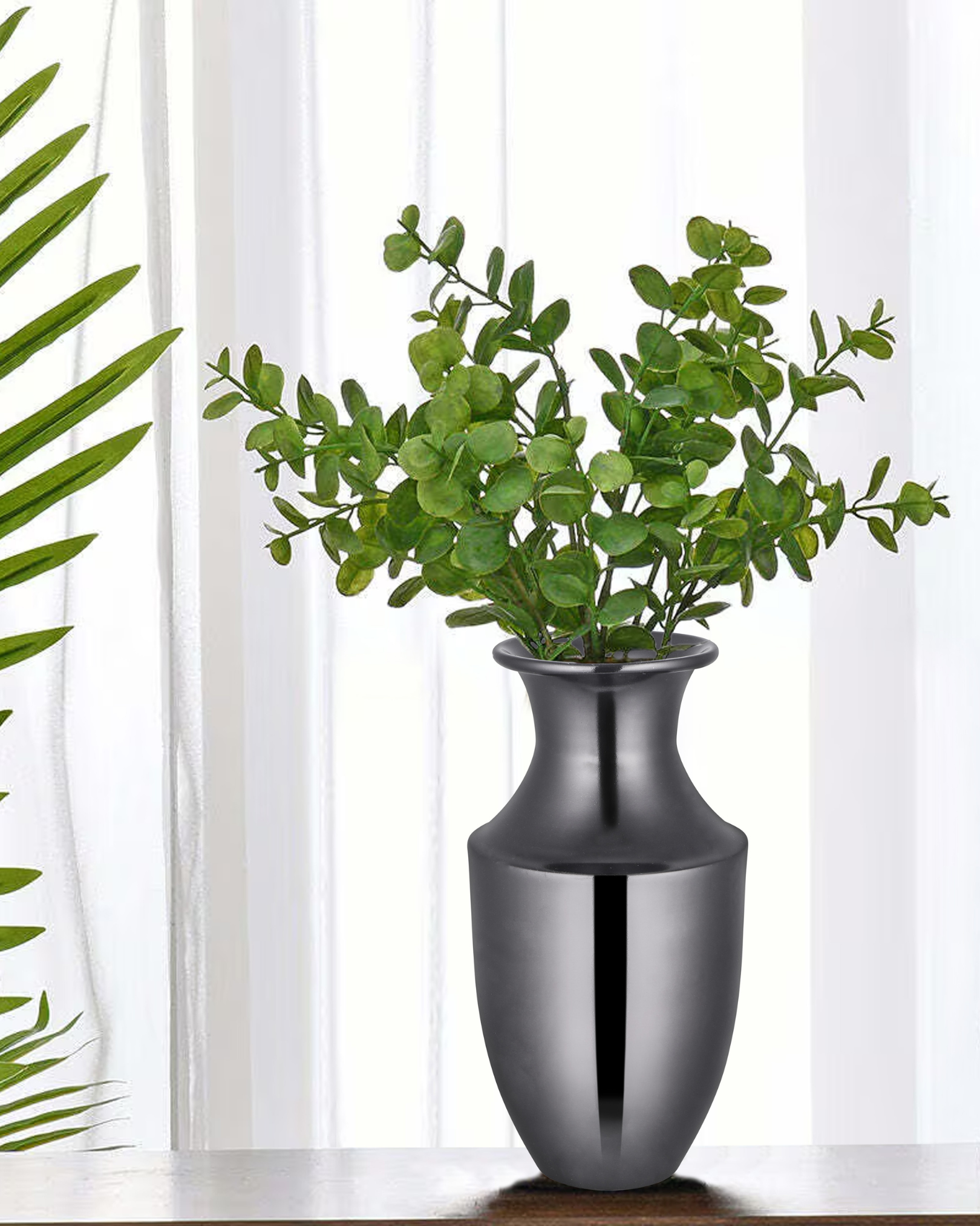 Handcrafted Glossy Black Bud Vase