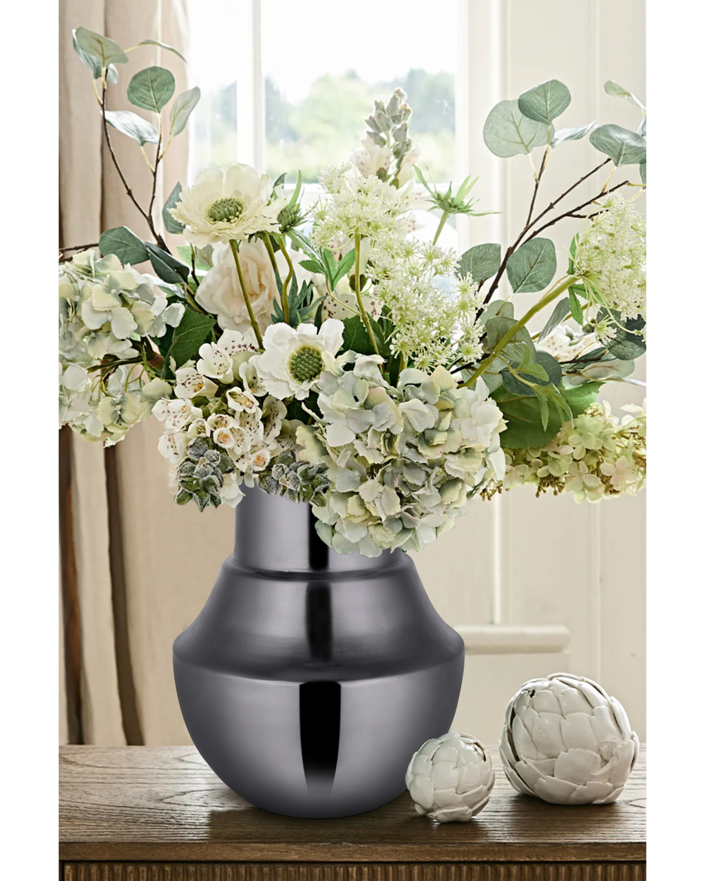 Handcrafetd Heritage Kalash Black Vase